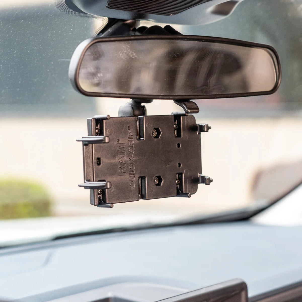 RAM® Spring-Loaded Quick-Grip™ XL Large Phone Holder