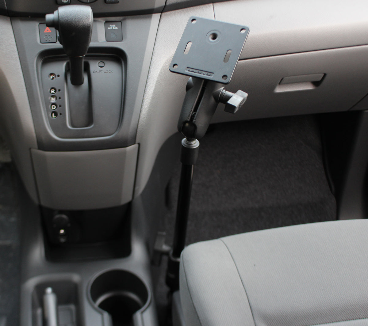 RAM® Pod HD™ 24” Heavy-Duty Vehicle Mount with 75x75mm VESA Plate