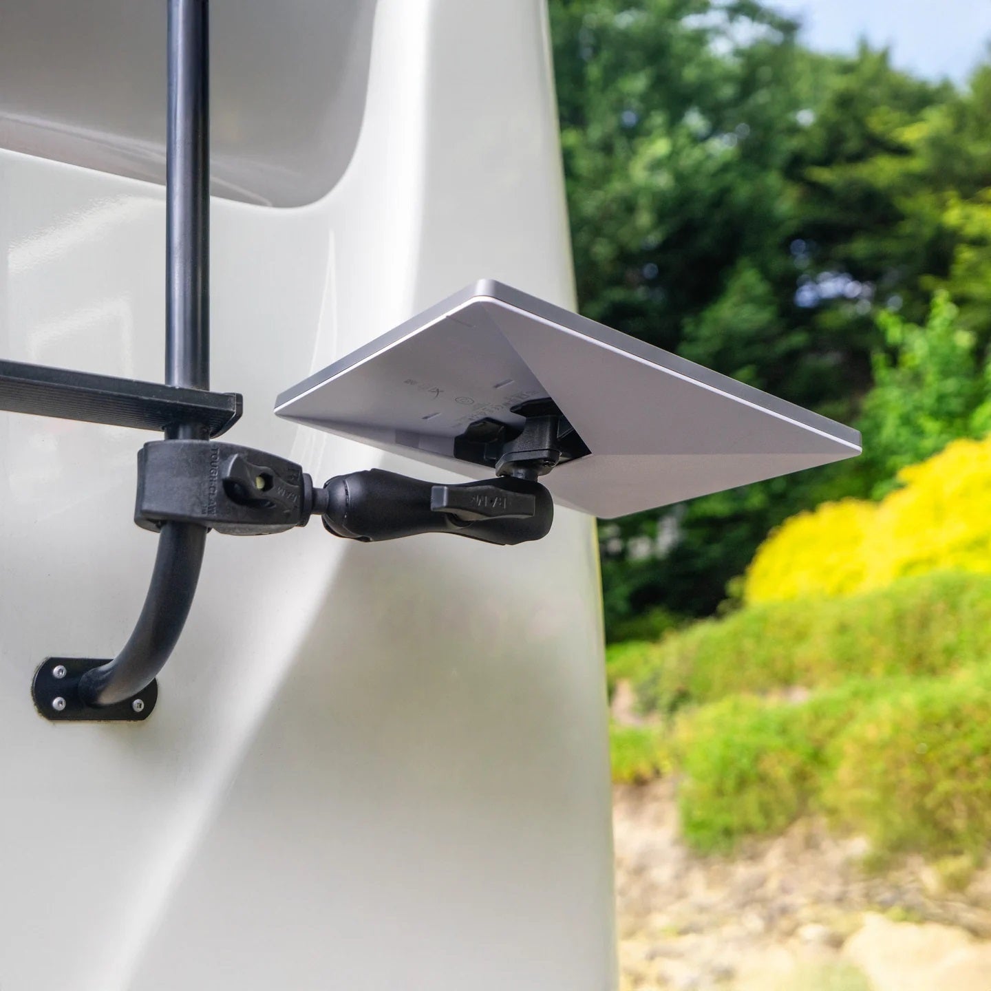 RAM® Tough-Claw™ Heavy-Duty Starlink Mini Rail Mount | Rugged Adjustable C-Size Kit