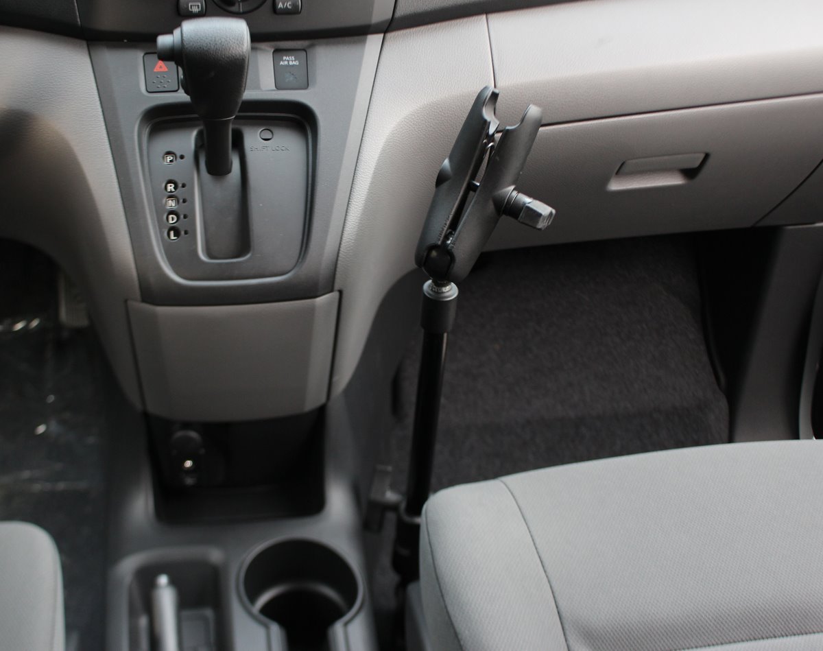 RAM Pod HD No Drill Vehicle Mount with 12" Aluminum Rod and Socket Arm