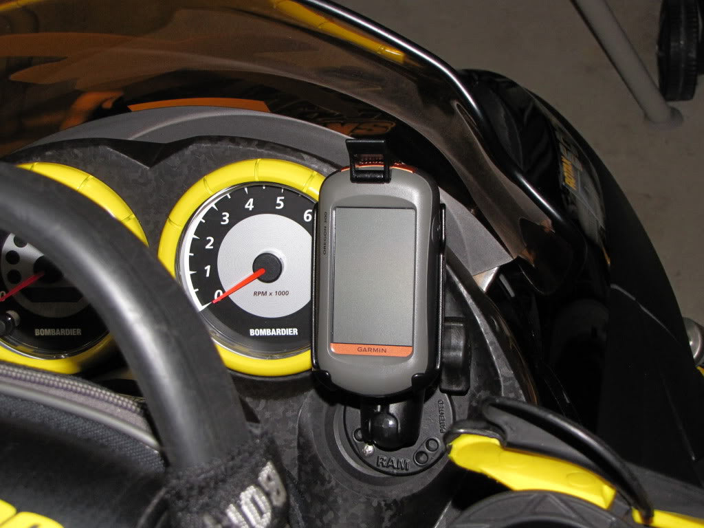 RAM Drill Down 1" Ball Mount for Garmin Approach G5 and Oregon Series