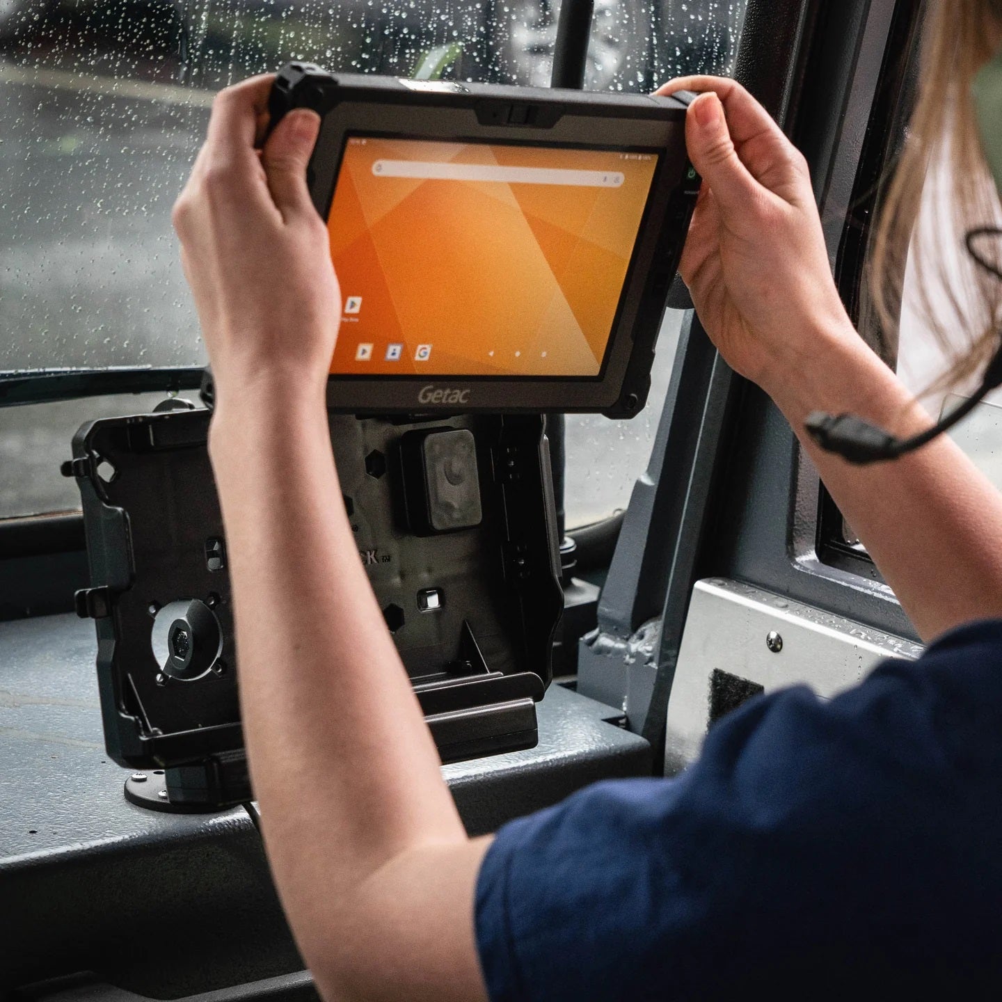 RAM Form-Fit Powered Dock with Charging Connector for Getac ZX80 Rugged Tablet