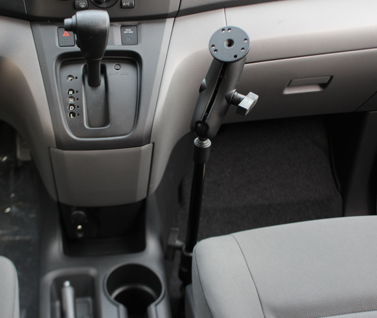 RAM Pod HD No Drill Vehicle Mount with 12" Aluminum Rod and Round Plate